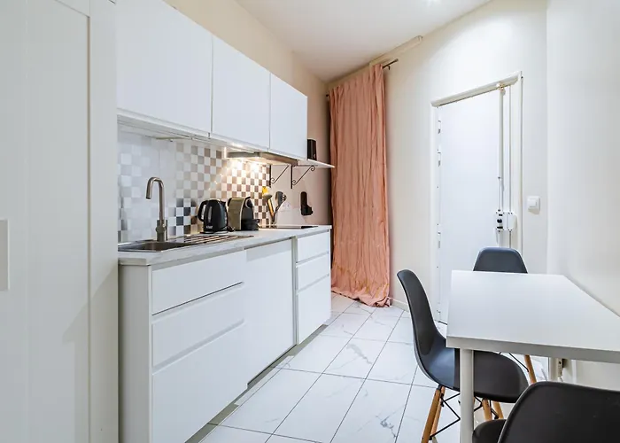 Tour Eiffel / Champs De Mars